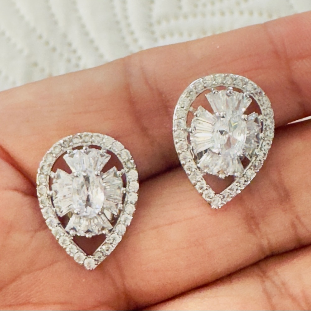 Elegant Silver plated Teardrop Earrings